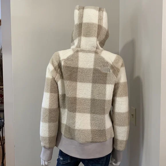 The North Face Jacket - Picture 4 of 14